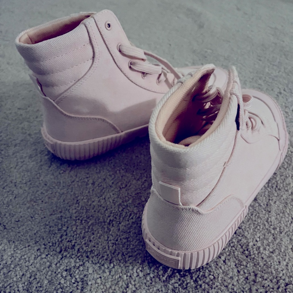 Light pink Levi Strauss high top sneakers, size 9.5.